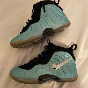 nike boys mint green foams